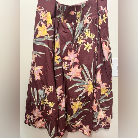Torrid Poplin Midi Tiered floral skirt size 4 (26/28) - Picture 5 of 7